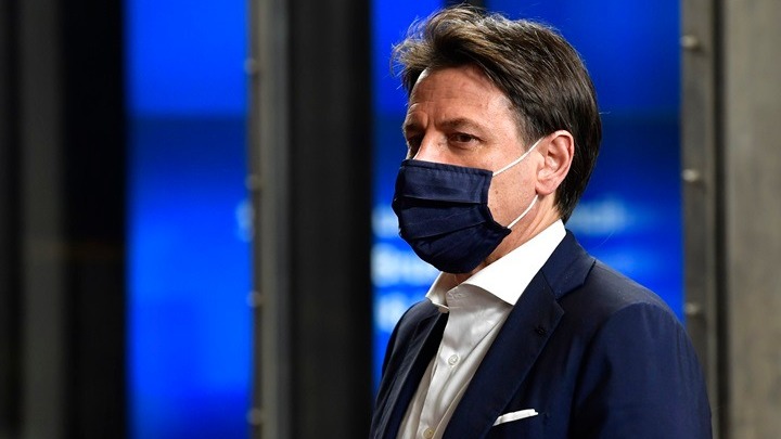 Ο Τζ. Κόντε ο δημοφιλέστερος Ιταλός πρωθυπουργός των τελευταίων 25 χρόνων