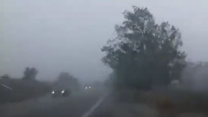 Έπεσε χαλάζι στη Χαλκιδική – “Βουτιά” 15 βαθμών στη θερμοκρασία