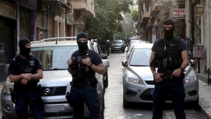 Εκκενώθηκε κατάληψη στα Εξάρχεια – Επτά προσαγωγές