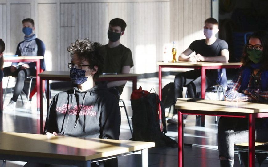 Σχολεία: Με μάσκες και εκ περιτροπής λειτουργία- Εξετάζεται η καθυστέρηση στην έναρξη&hellip;