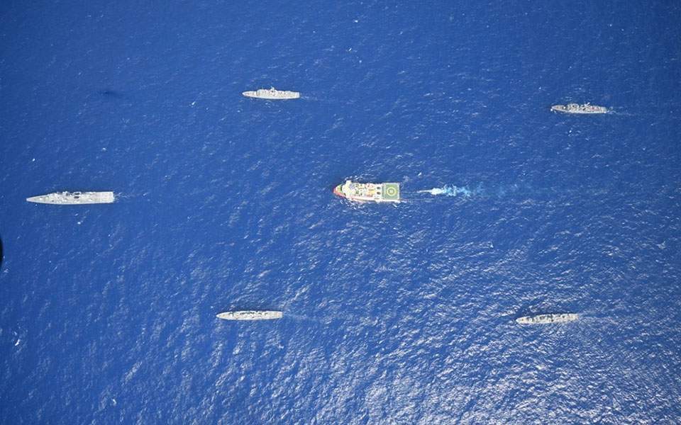 Associated Press: Τα πολεμικά πλοία Ελλάδας και Τουρκίας «χορεύουν» το ένα γύρω από το…