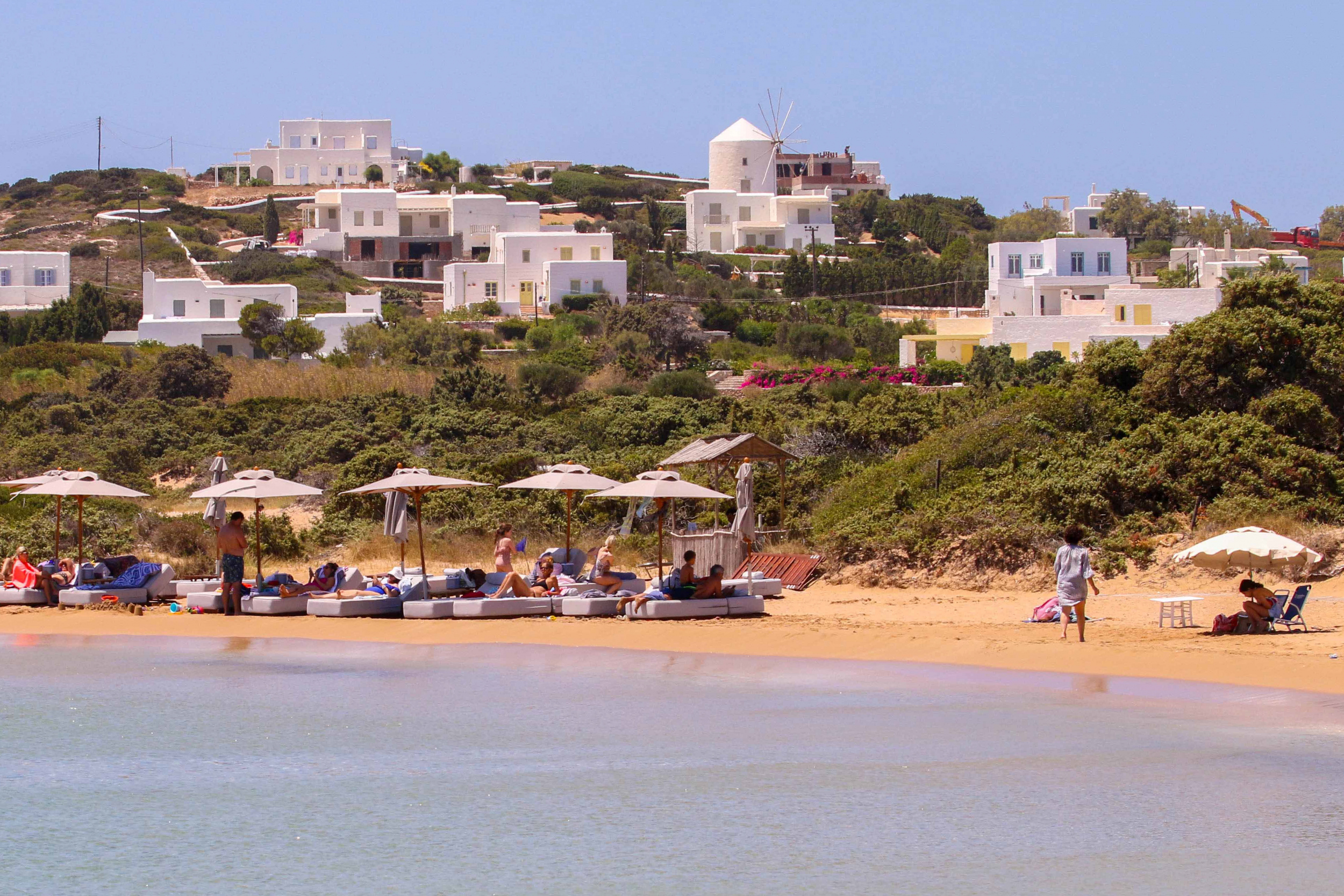 Εντοπίστηκαν οι “φωλιές” του Covid 19 σε Πάρο και Αντίπαρο- Πρόκειται για συγκεκριμένα μπαρ-…
