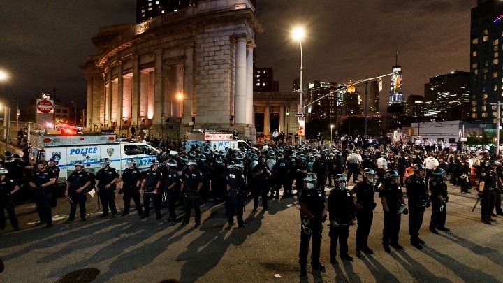 Ένας νεκρός εν μέσω διαδηλώσεων και συγκρούσεων στο Πόρτλαντ