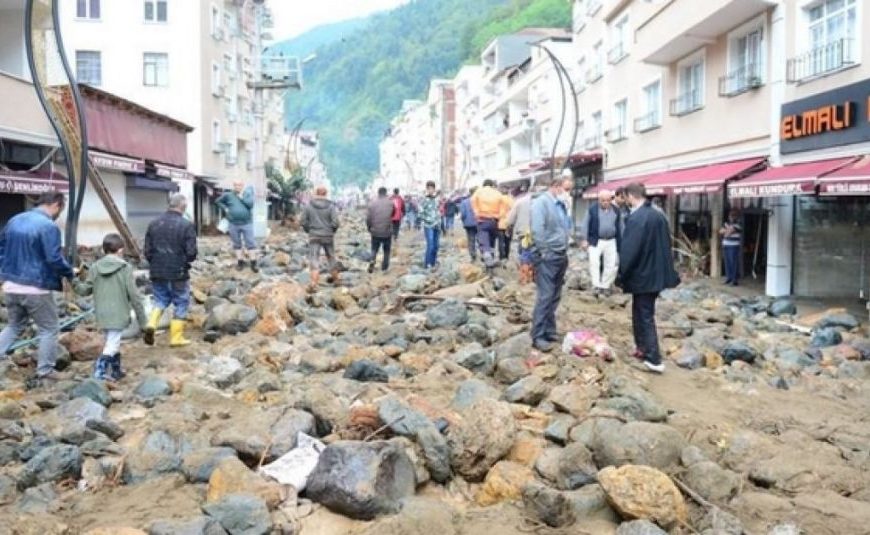 Τουρκία: Νεκροί και αγνοούμενοι από ξαφνικές πλημμύρες στη Μαύρη Θάλασσα