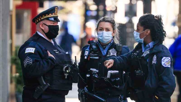 Πανδημία: Αμφισβήτηση των περιοριστικών μέτρων στην Ευρώπη