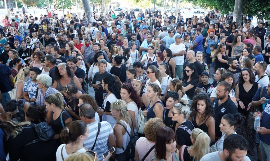 Διαδηλώσεις στην Κρήτη κατά της χρήσης μάσκας- Οι αρνητές της πανδημίας είναι&hellip;