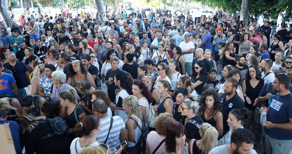 Διαδηλώσεις στην Κρήτη κατά της χρήσης μάσκας- Οι αρνητές της πανδημίας είναι εδώ;