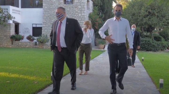 Αναχώρησε από τα Χανιά ο Πομπέο – «Χαιρετίζω το ρόλο της Ελλάδας ως πυλώνα…