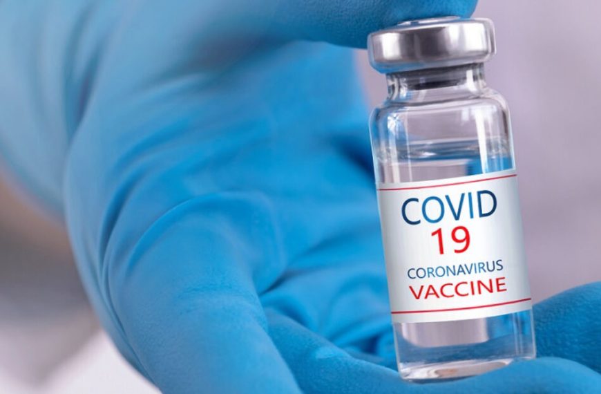 EE: Δεν θα υπάρξουν αρκετά εμβόλια κατά της Covid-19 για όλο τον πληθυσμό της Ένωσης μέχρι το 2022