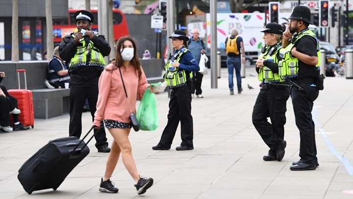 Βρετανία: Πάνω από 6.000 τα κρούσματα, ο υψηλότερος αριθμός από την 1η Μαΐου