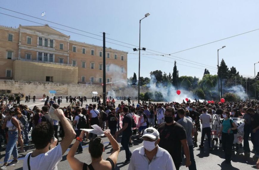Στη σκιά της πανδημίας: Αναβρασμός και κοινωνικές συνέπειες