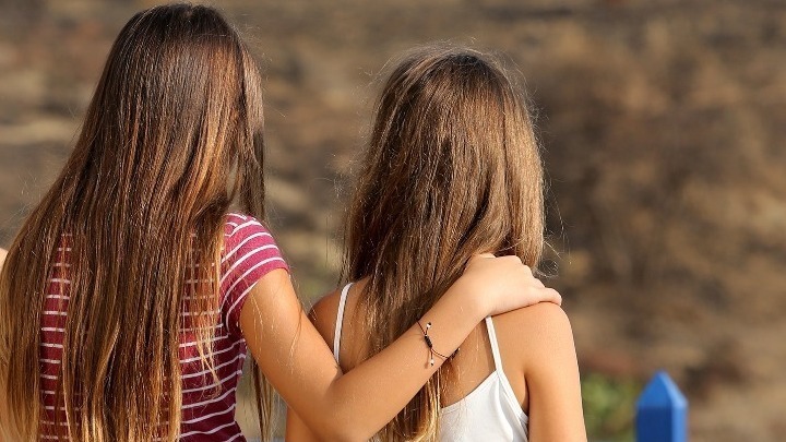 Οι έφηβοι μπορούν να γίνουν υπερμεταδότες του κοροναϊού – Η περίπτωση 13χρονης στις ΗΠΑ