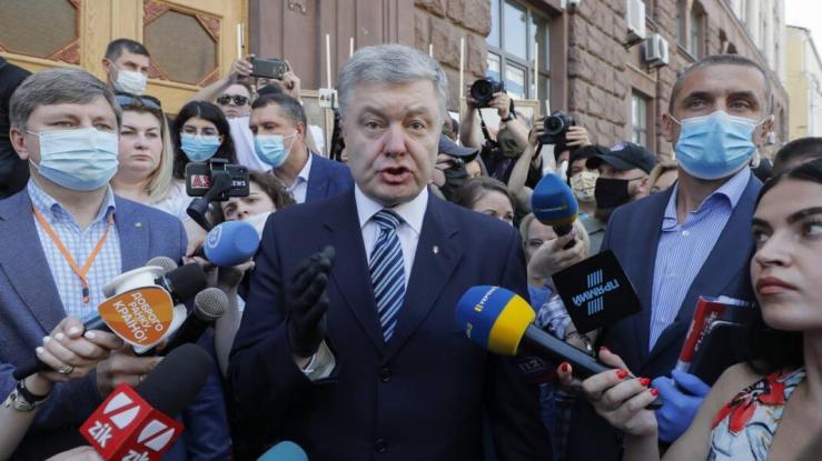 Ουκρανία: Στο νοσοκομείο με διπλή πνευμονία λόγω κοροναϊού ο Ποροσένκο