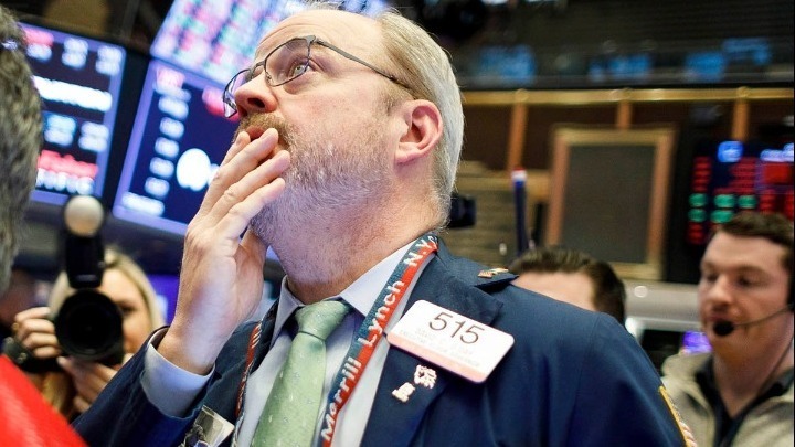 Στο «κόκκινο» οι αγορές μετά την ασθένεια Τράμπ