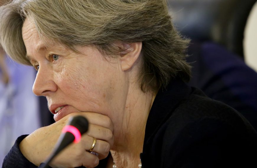 Λινού: Τηλεφωνικά οι ευχές τις γιορτές – Σωστή η απόφαση για τις&hellip;