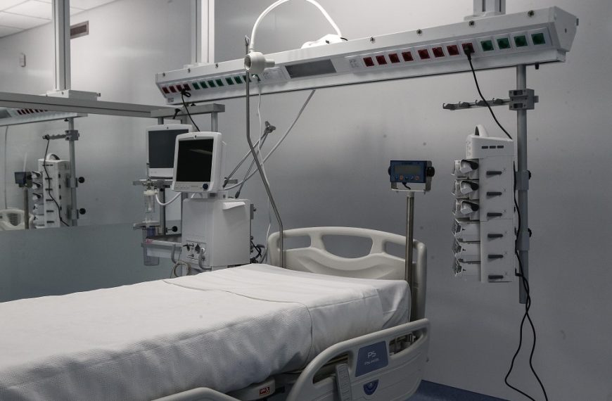 Ερυθρός Σταυρός: “Δεν μπορούσα να σηκωθώ από το κρεβάτι” ισχυρίζεται ο 60χρονος που συνελήφθη