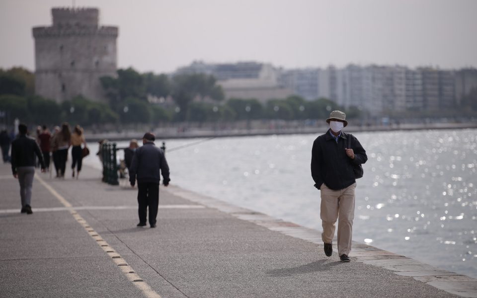 Αυστηρότερα μέτρα: Απαγόρευση κυκλοφορίας μετά τις 9 το βράδυ-Κλείνουν και τα δημοτικά- Ξεφεύγει ο…