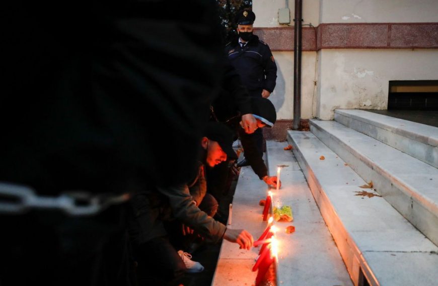 Αλβανία : Οργή μετά τη δολοφονία του 25χρονου από αστυνομικούς – Συγκλονίζει ο πατέρας του