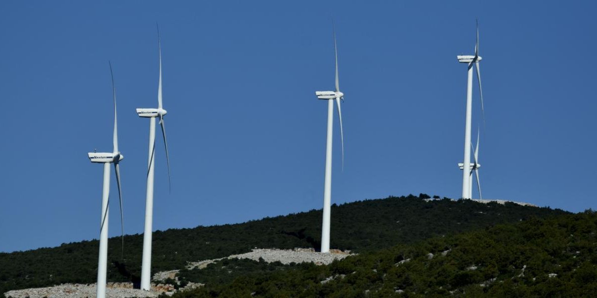 Bloomberg: Η παραγωγή ηλιακής και αιολικής ενέργειας ξεπέρασε αυτή του φυσικού αερίου στην…