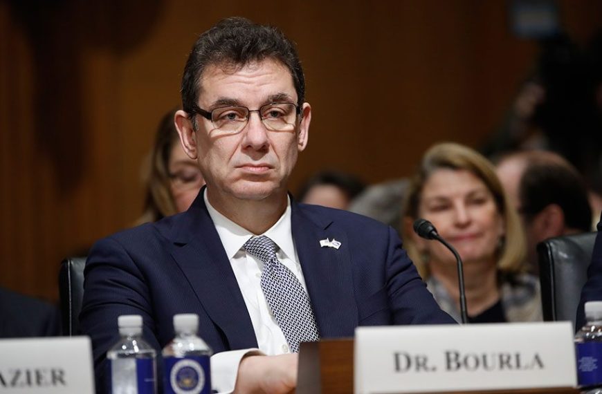 Αλ. Μπουρλά: Δεν έκανα ακόμη το εμβόλιο