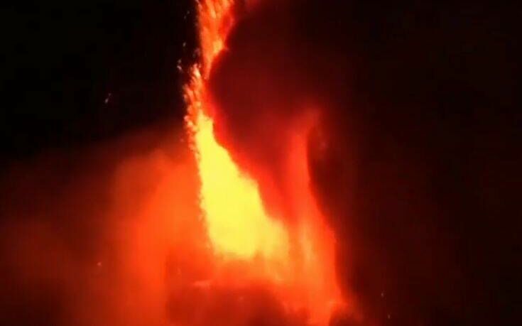 Ιταλία: Το ηφαίστειο Αίτνα ξύπνησε με σιντριβάνια λάβας