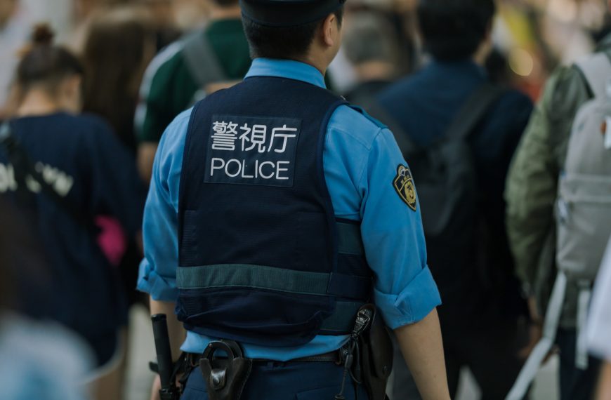 Η κυβερνήτης του Τόκιο καλεί τους πολίτες να μην βγαίνουν στη διάρκεια των εορτών