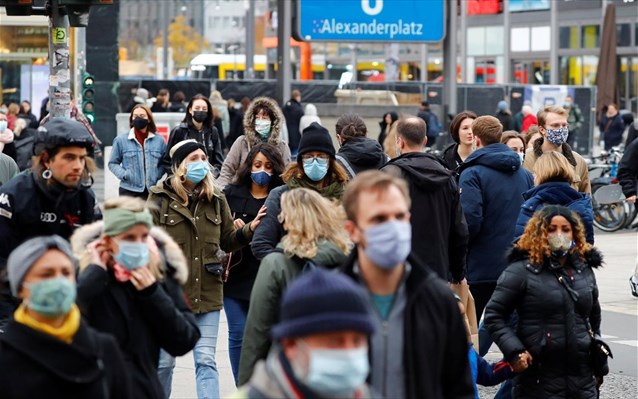 Οδηγίες από την Κομισιόν για ασφαλή χειμώνα εν μέσω πανδημίας