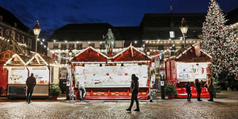 Η Ευρώπη παίρνει πιο σκληρά μέτρα για τις γιορτές για τον κοροναϊό