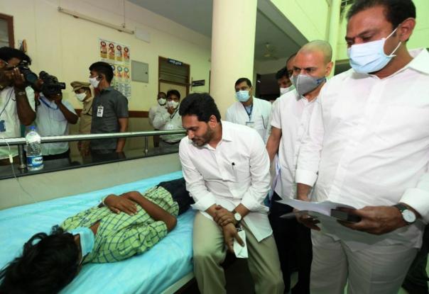 Ινδία: Ανησυχία για την εξάπλωση της νέας μυστηριώδους λοίμωξης – Γεμάτα με ασθενείς τα νοσοκομεία (Videos)