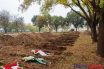 Εργάτες στα κοιμητήρια Θέρμης: Σκάβουμε τάφους μέσα στο σκοτάδι (εικόνες)