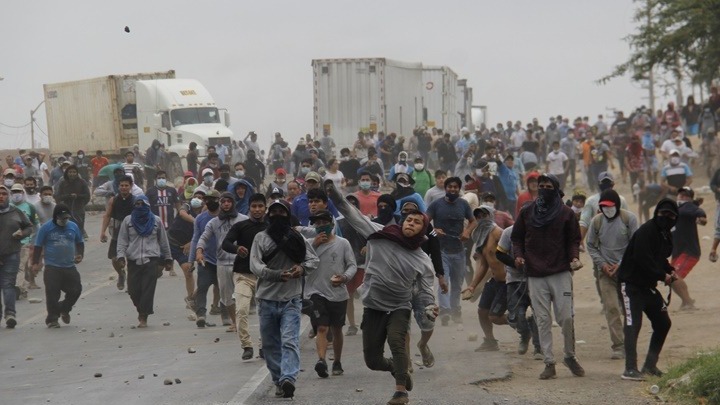 Περού: Δύο δολοφονίες εργατών από αστυνομικά πυρά