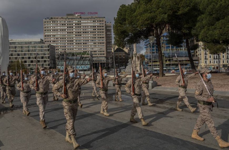 Ισπανία: Απόστρατοι αξιωματικοί νοσταλγοί του Φράνκο προκαλούν προβληματισμό