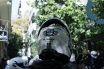 Σύμβολο της ναζιστικής Βέρμαχτ σε κράνος αστυνομικού