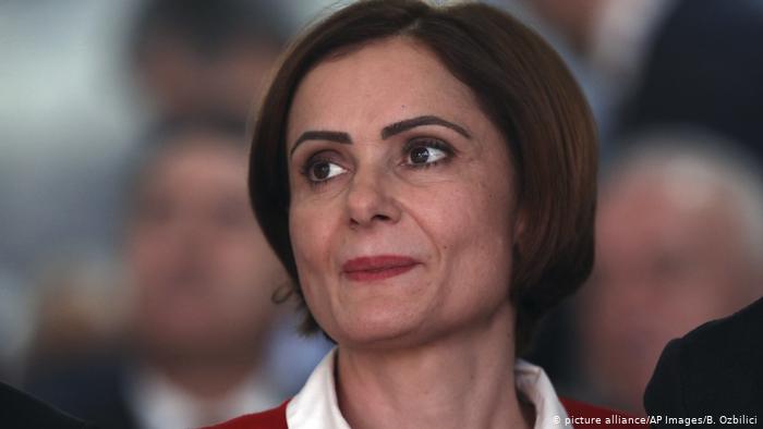 Γιατί ο Ερντογάν θέλει να φυλακίσει την Τζανάν Καφταντσίογλου- Ποια είναι η ανερχόμενη πολιτικός…