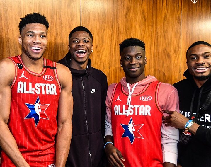 Ευχές στα ελληνικά για το 2021 από τους Μπακς