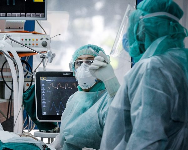 Πανδημία: 42 θάνατοι – Στους 332 οι διασωληνωμένοι – Ξεπέρασαν τους 13.500&hellip;