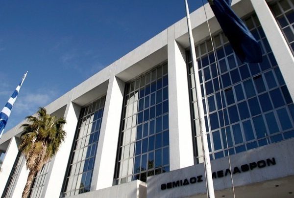 Γιατί το βούλευμα για το σκάνδαλο Novartis προκαλεί συνταρακτικές πολιτικές&hellip;