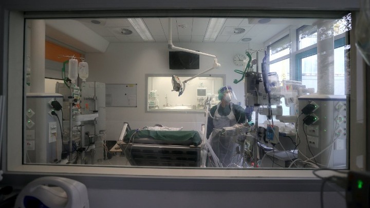 Covid-19: «Εξαιρετικά δύσκολη» η κατάσταση στα νοσοκομεία της Γερμανίας