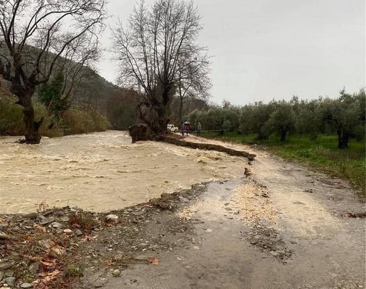 Κακοκαιρία: Προβλήματα από πλημμύρες σε Ήπειρο και Θεσσαλία – “Φούσκωσε” το ποτάμι&hellip;