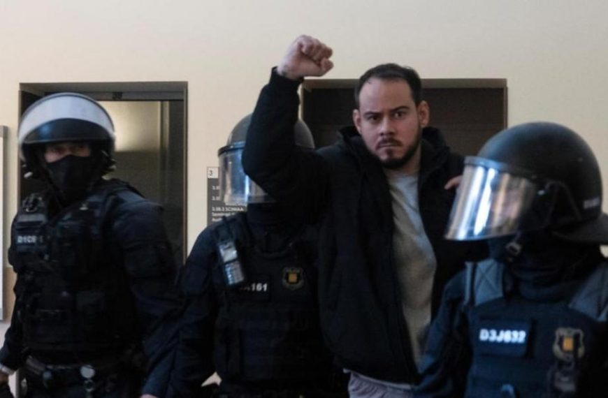 Ισπανία: Οργή Unidas Podemos για τη σύλληψη του ράπερ Χασέλ