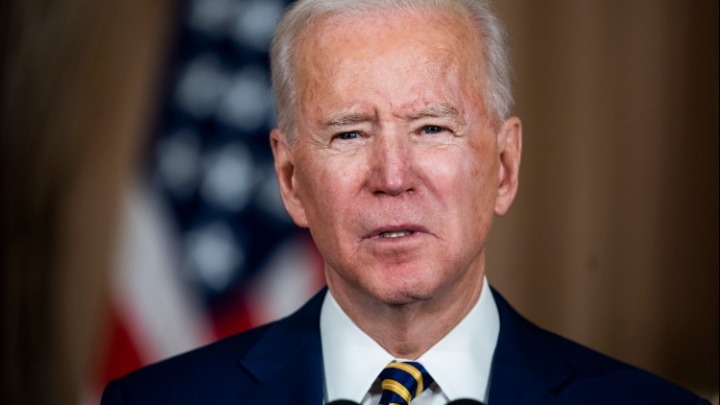 Eπίθεση Μπάιντεν στον Πούτιν: “Είναι φονιάς”