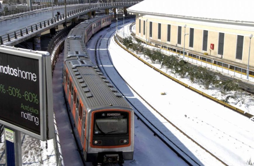 Σταματημένοι οι συρμοί του ηλεκτρικού – Στα αμαξοστάσια τα λεωφορεία