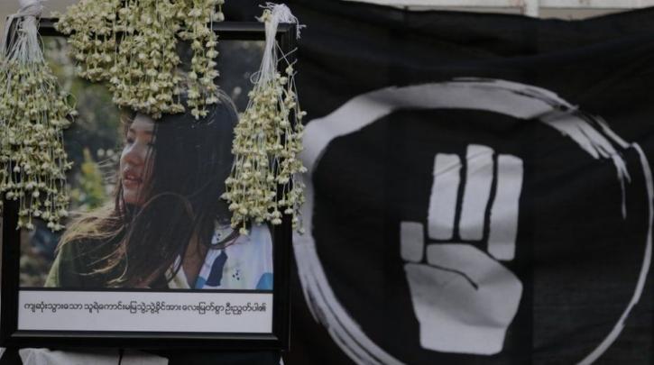 Mιανμάρ: Υπέκυψε 20χρονη διαδηλώτρια που είχε πυροβοληθεί στο κεφάλι από την αστυνομία