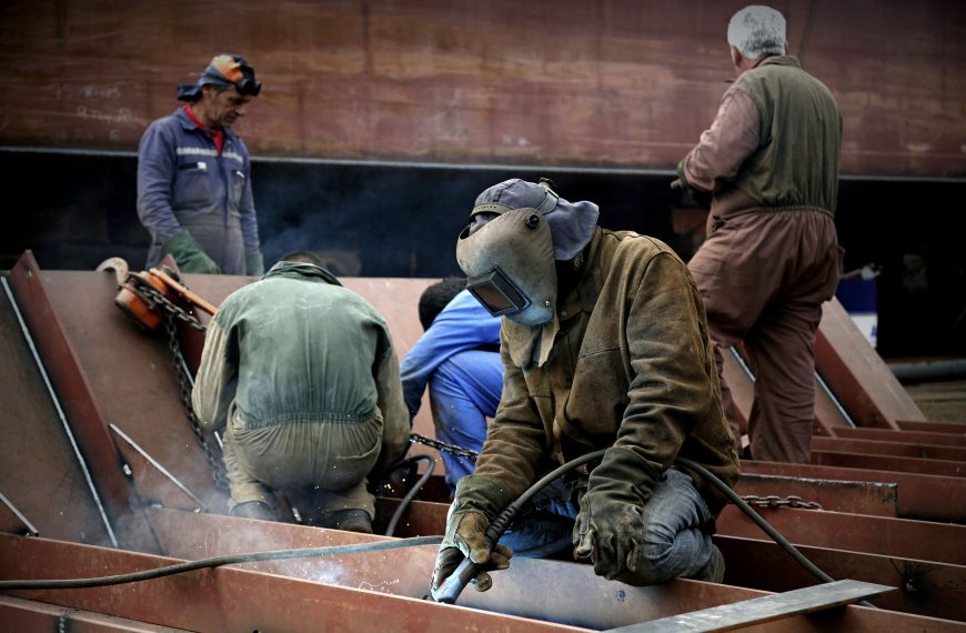 Πέραμα: Πολλά κρούσματα κοροναϊού στη Ναυπηγοεπισκευαστική ζώνη