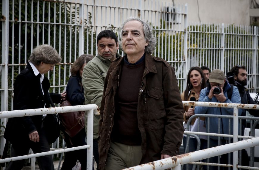 Δ. Κουφοντίνας: Σε μια κλωστή η ζωή του – Ανακοίνωση των γιατρών του