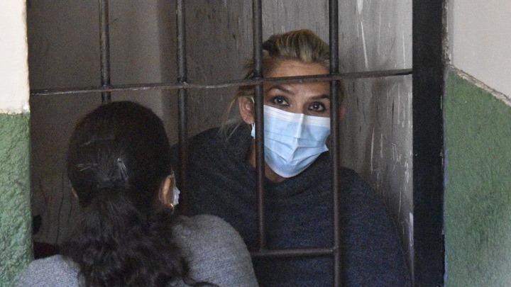 Ενώπιον της δικαιοσύνης για υποκίνηση πραξικοπήματος η τέως Πρόεδρος της Βολιβίας