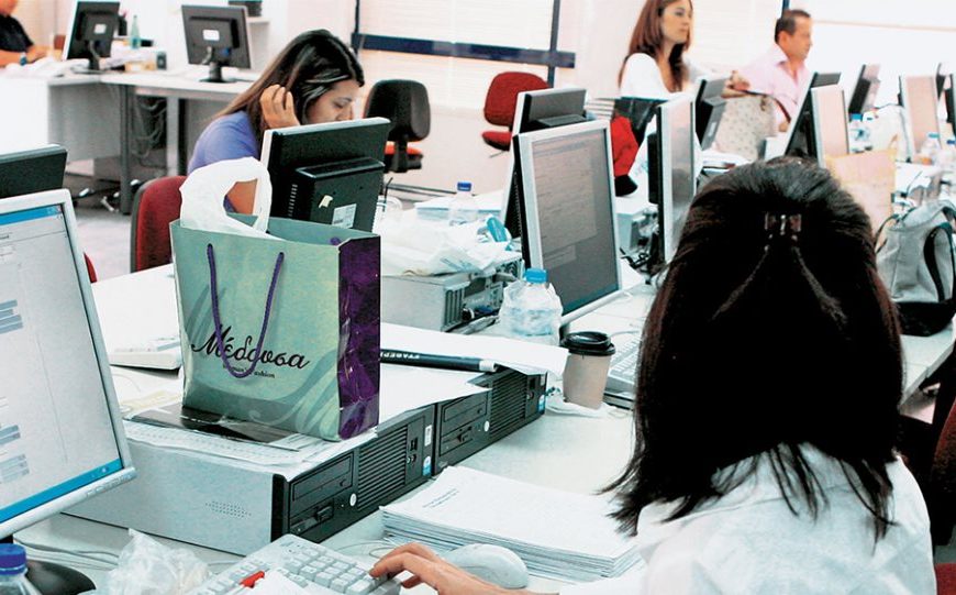 Η εκδίκηση του “τεμπέλη” δημοσίου υπαλλήλου…