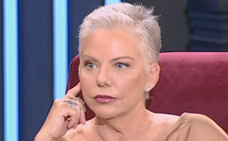Νανά Παλαιτσάκη : Στο νοσοκομείο σε ιδιαίτερα σοβαρή κατάσταση