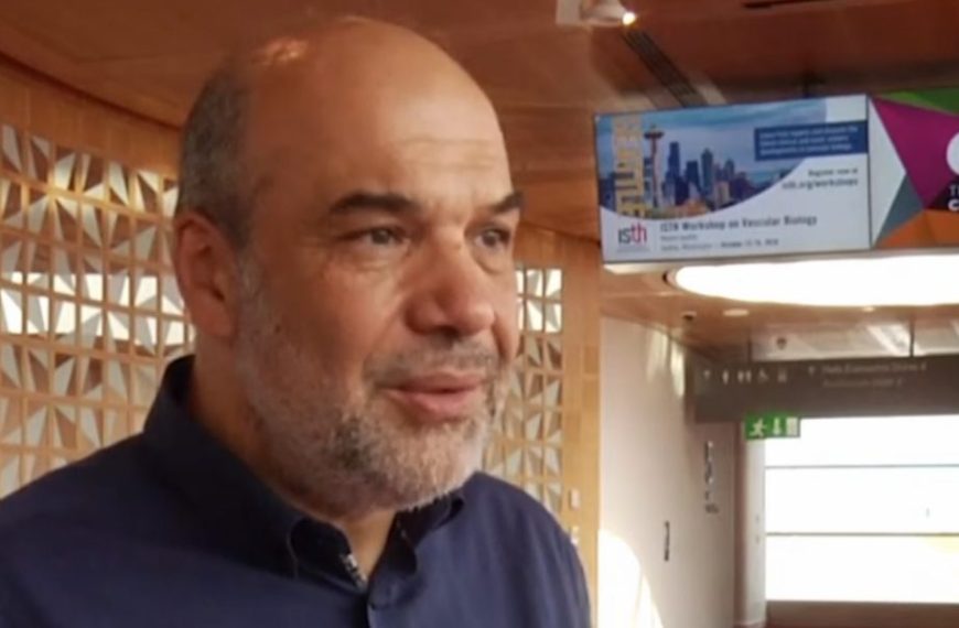 Γεροτζιάφας: Έλλειψη εμβολίων, εμπορικά παιχνίδια των φαρμακευτικών και επιπλογές ναρκοθετούν την επίτευξη ανοσίας