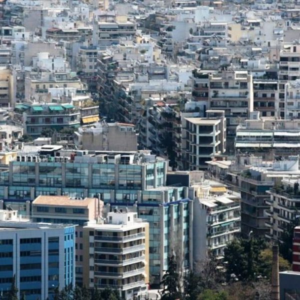 Η Αθήνα μυρίζει αέριο και κανένας δεν ξέρει γιατί